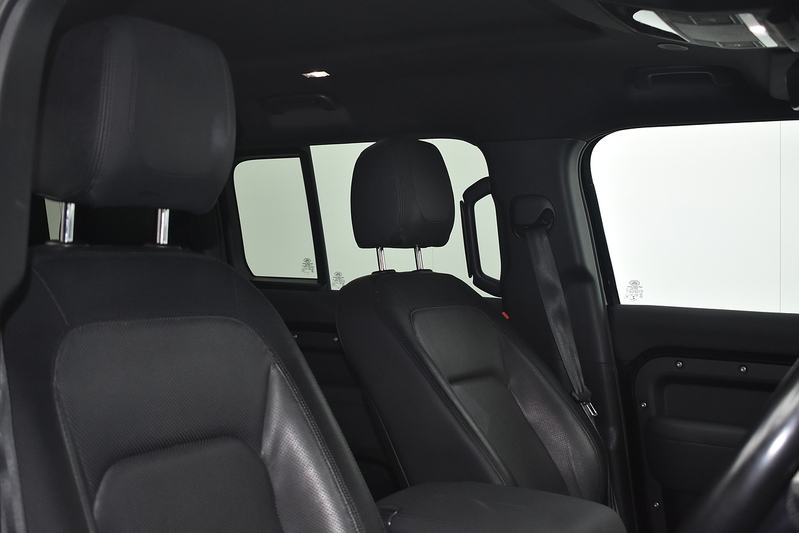 Land Rover Defender 110 D250 MHEV X-Dynamic S - U6365