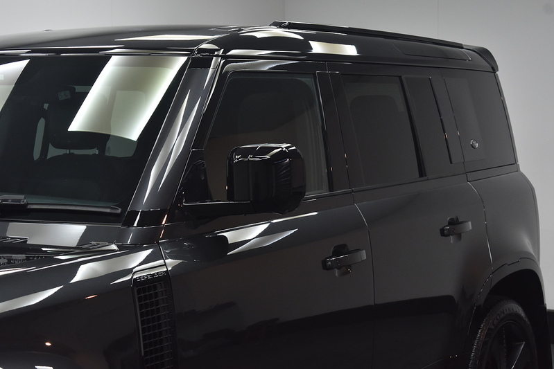 Land Rover Defender 110 D300 MHEV X-Dynamic HSE - U6368