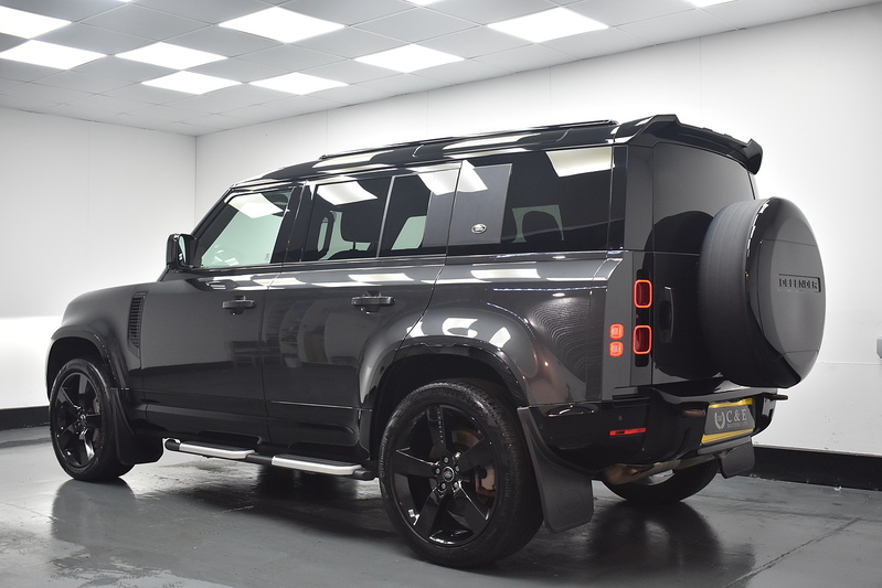 Land Rover Defender 110 D300 MHEV X-Dynamic HSE - U6368