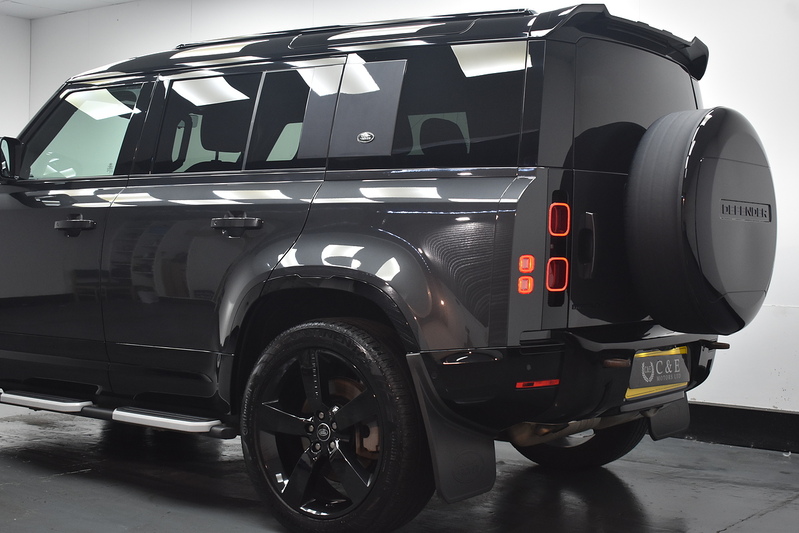 Land Rover Defender 110 D300 MHEV X-Dynamic HSE - U6368
