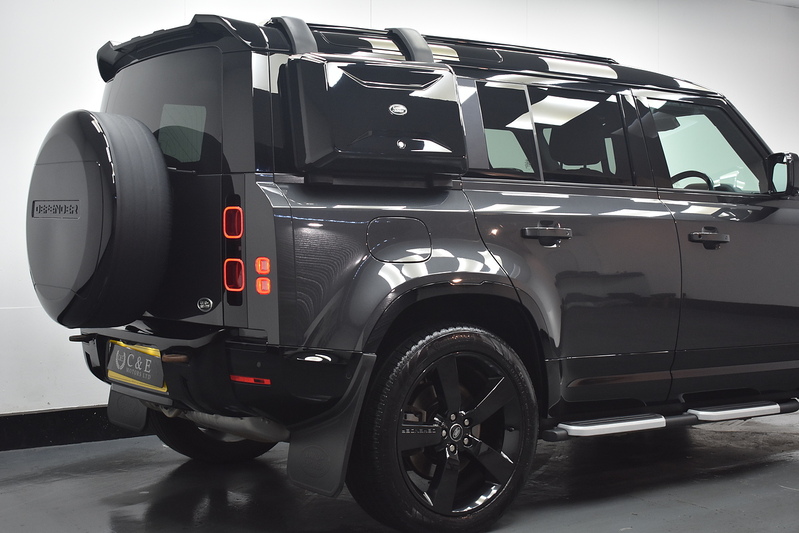 Land Rover Defender 110 D300 MHEV X-Dynamic HSE - U6368
