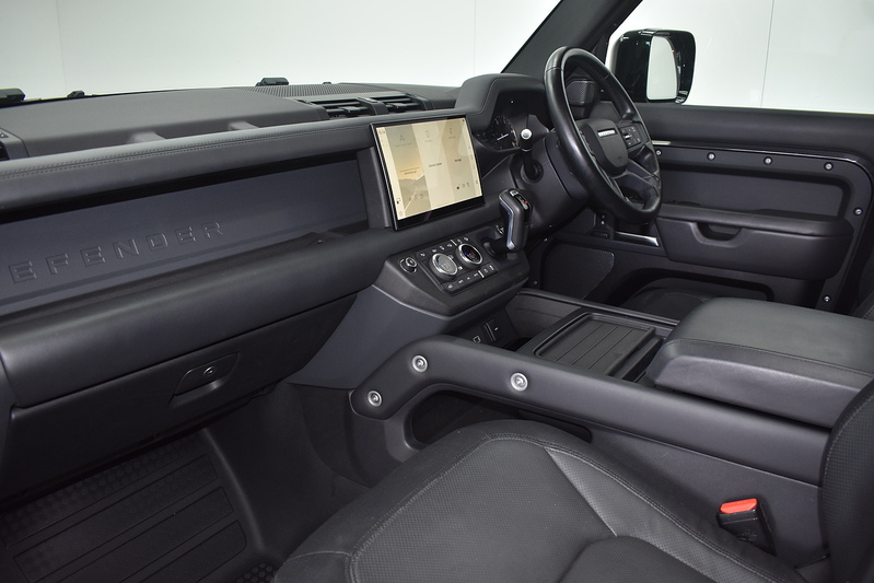 Land Rover Defender 110 D300 MHEV X-Dynamic HSE - U6368