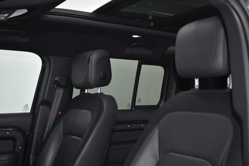 Land Rover Defender 110 D300 MHEV X-Dynamic HSE - U6368