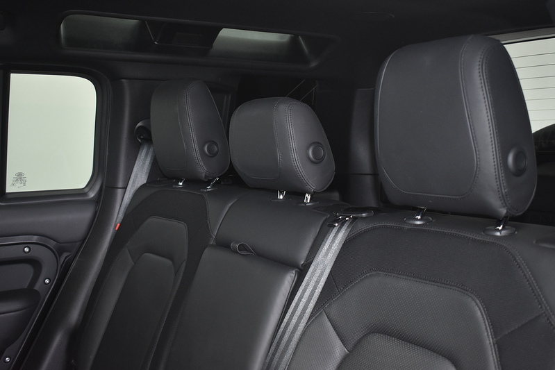 Land Rover Defender 110 D300 MHEV X-Dynamic HSE - U6368