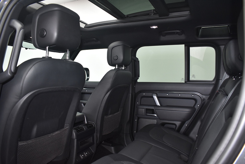 Land Rover Defender 110 D300 MHEV X-Dynamic HSE - U6368