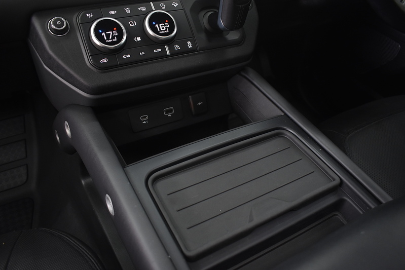 Land Rover Defender 110 D300 MHEV X-Dynamic HSE - U6368