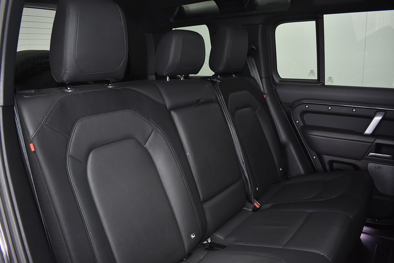 Land Rover Defender 110 D300 MHEV X-Dynamic HSE - U6368