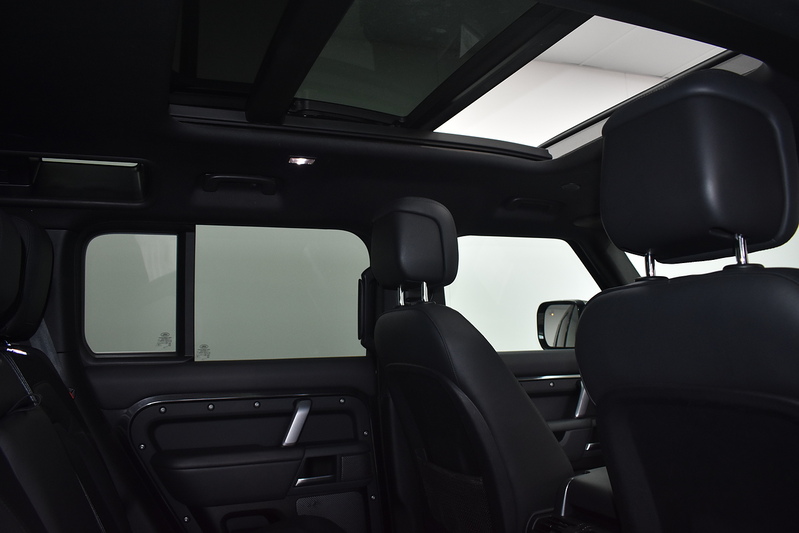 Land Rover Defender 110 D300 MHEV X-Dynamic HSE - U6368