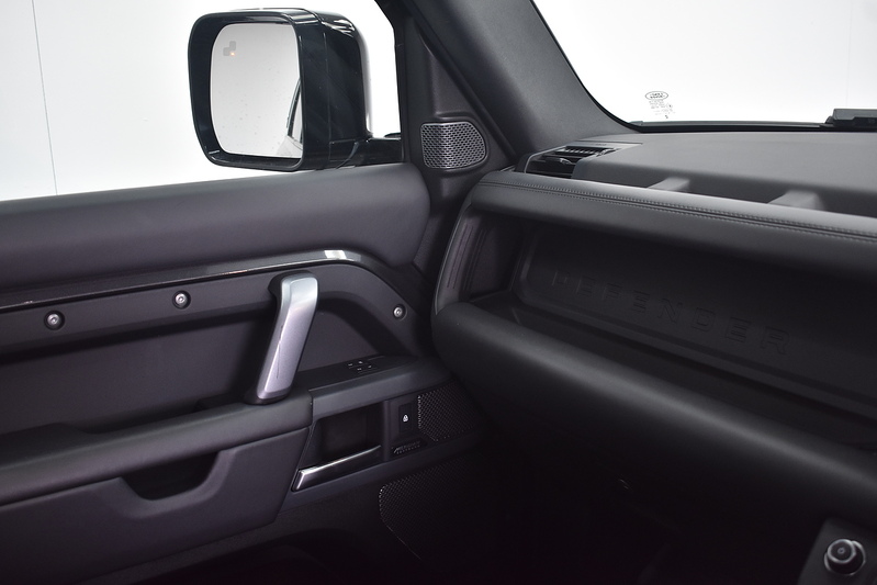 Land Rover Defender 110 D300 MHEV X-Dynamic HSE - U6368