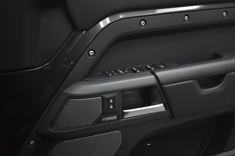 Land Rover Defender 110 D300 MHEV X-Dynamic HSE - U6368