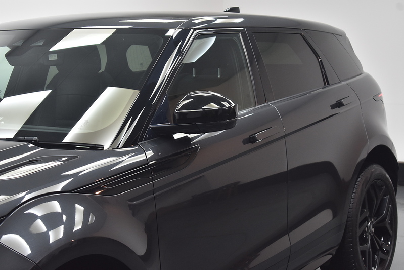 Land Rover Range Rover Evoque D180 R-Dynamic SE - U6370
