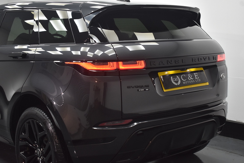 Land Rover Range Rover Evoque D180 R-Dynamic SE - U6370