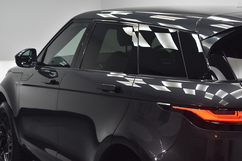 Land Rover Range Rover Evoque D180 R-Dynamic SE - U6370