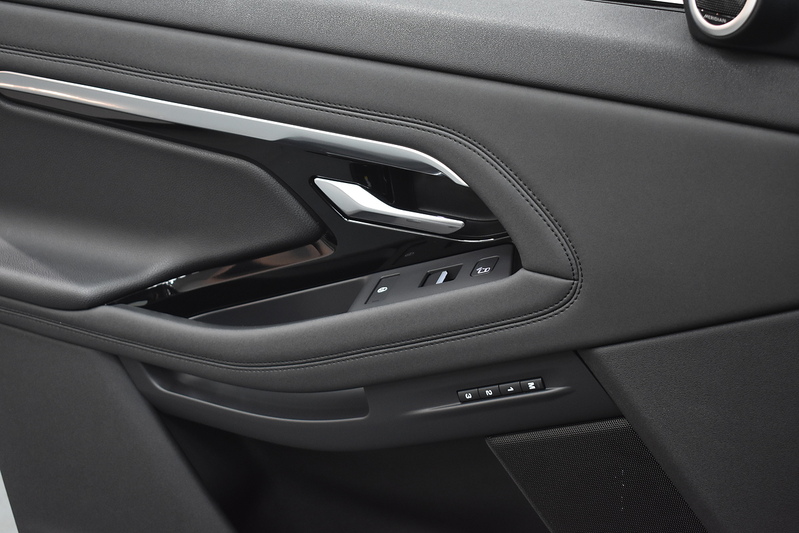 Land Rover Range Rover Evoque D180 R-Dynamic SE - U6370
