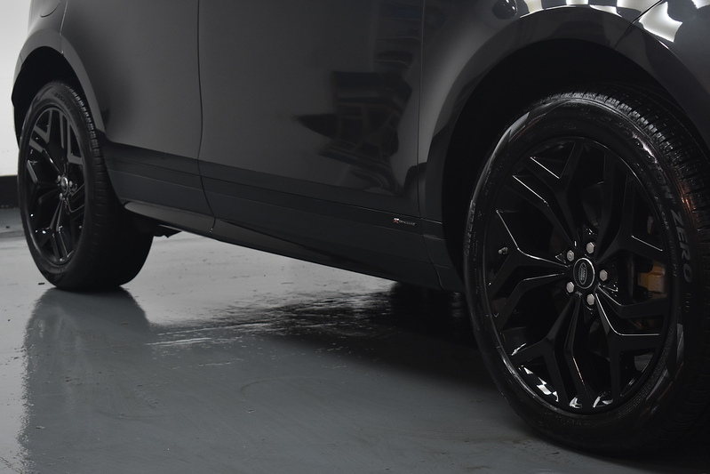 Land Rover Range Rover Evoque D180 R-Dynamic SE - U6370