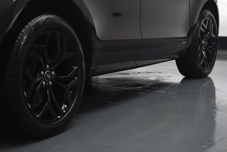 Land Rover Range Rover Evoque D180 R-Dynamic SE - U6370