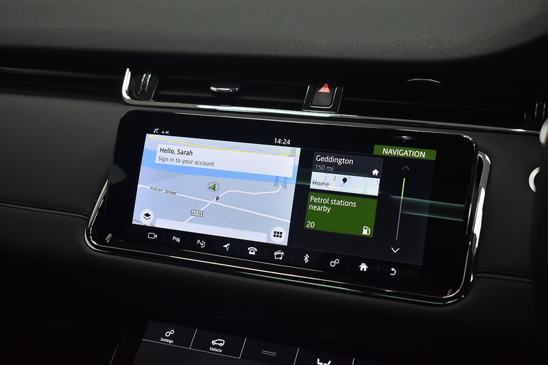 Land Rover Range Rover Evoque D180 R-Dynamic SE - U6370