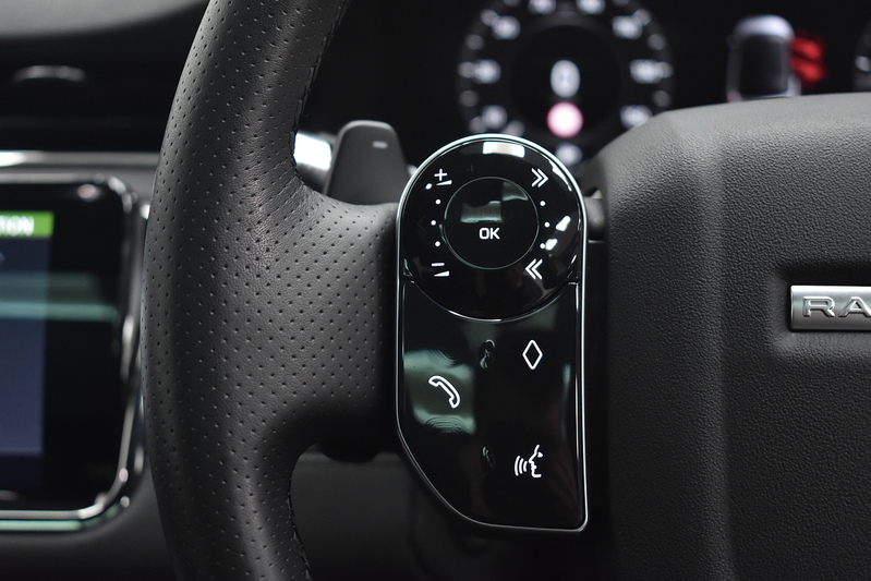 Land Rover Range Rover Evoque D180 R-Dynamic SE - U6370