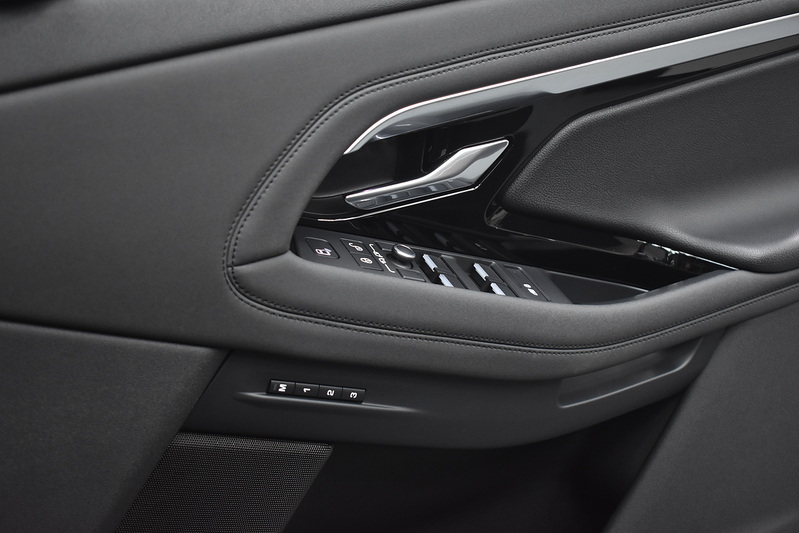 Land Rover Range Rover Evoque D180 R-Dynamic SE - U6370