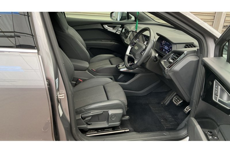 Audi Q4 e-tron S line - U6372
