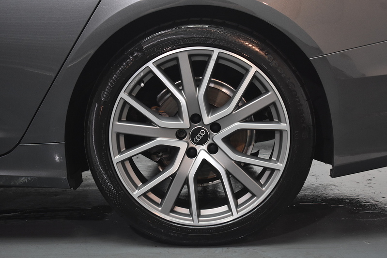 Audi A6 Avant TFSI Black Edition - U6377