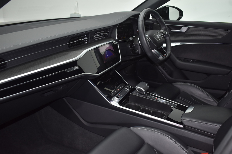 Audi A6 Avant TFSI Black Edition - U6377