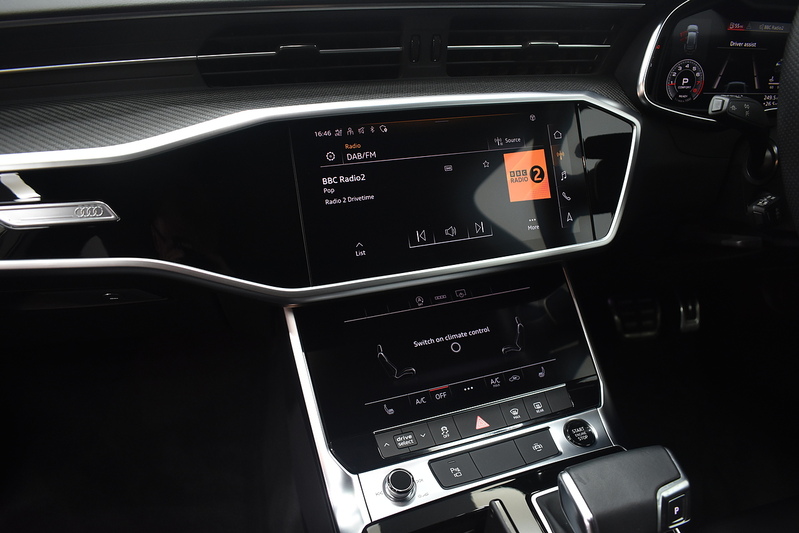 Audi A6 Avant TFSI Black Edition - U6377
