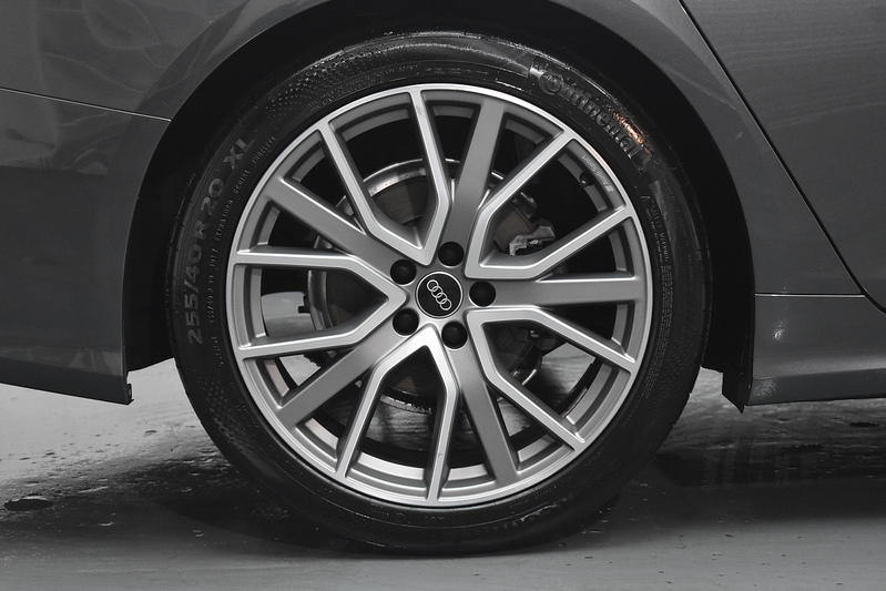 Audi A6 Avant TFSI Black Edition - U6377