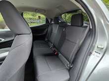 Toyota Yaris VVT-h Design - U53811