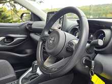 Toyota Yaris VVT-h Design - U53811