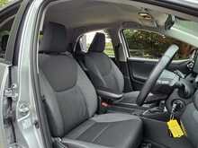 Toyota Yaris VVT-h Design - U53811