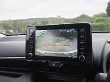 Toyota Yaris VVT-h Design - U53811