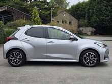 Toyota Yaris VVT-h Design - U53811