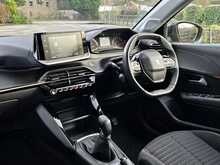 Peugeot 208 PureTech Active Premium - U53851