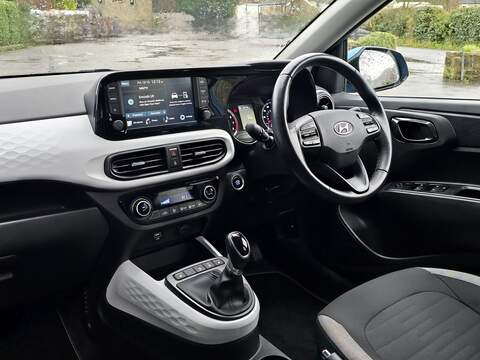 1.0 Premium Hatchback 5dr Petrol Auto Euro 6 (s/s) (67 ps)