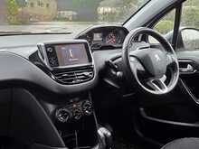 Peugeot 208 PureTech Allure - U53922