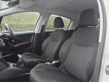 Peugeot 208 PureTech Allure - U53922