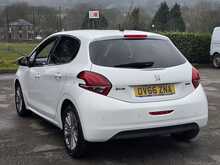 Peugeot 208 PureTech Allure - U53922