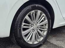 Peugeot 208 PureTech Allure - U53922