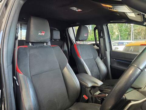 2.8 D-4D GR SPORT Pickup Double Cab 4dr Diesel Auto 4WD Euro 6 (s/s) (204 ps)