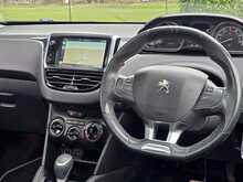 Peugeot 208 PureTech Roland Garros - U54013