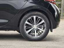 Peugeot 208 PureTech Roland Garros - U54013