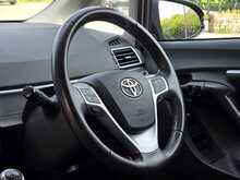 Toyota Verso D-4D Icon - U54045