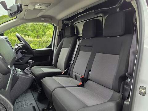 1.5D Active Medium Panel Van 6dr Diesel Manual MWB Euro 6 (100 bhp)