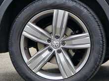 Volkswagen Tiguan TDI BlueMotion Tech SEL - U54101