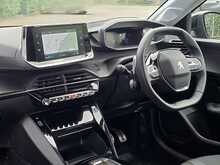 Peugeot 208 PureTech Allure Premium + - U54109