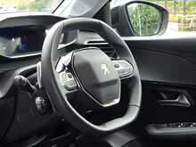Peugeot 208 PureTech Allure Premium + - U54109
