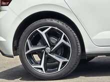 Volkswagen Polo TSI R-Line - U54116