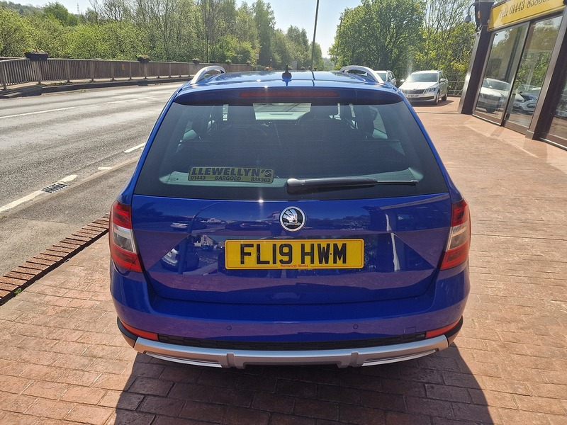 Skoda 2.0 TDI Scout Estate 5dr Diesel DSG 4WD Euro 6 (s/s) (150 ps)