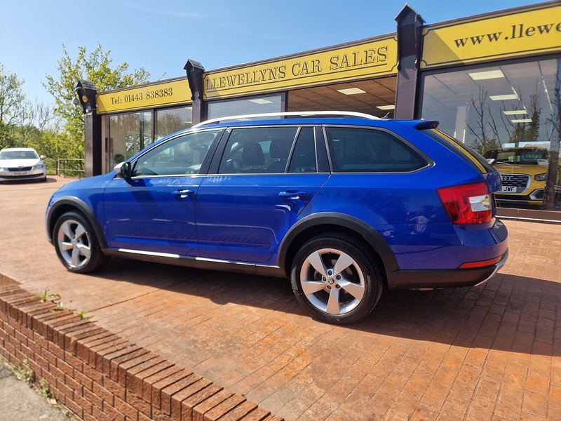 Skoda 2.0 TDI Scout Estate 5dr Diesel DSG 4WD Euro 6 (s/s) (150 ps)